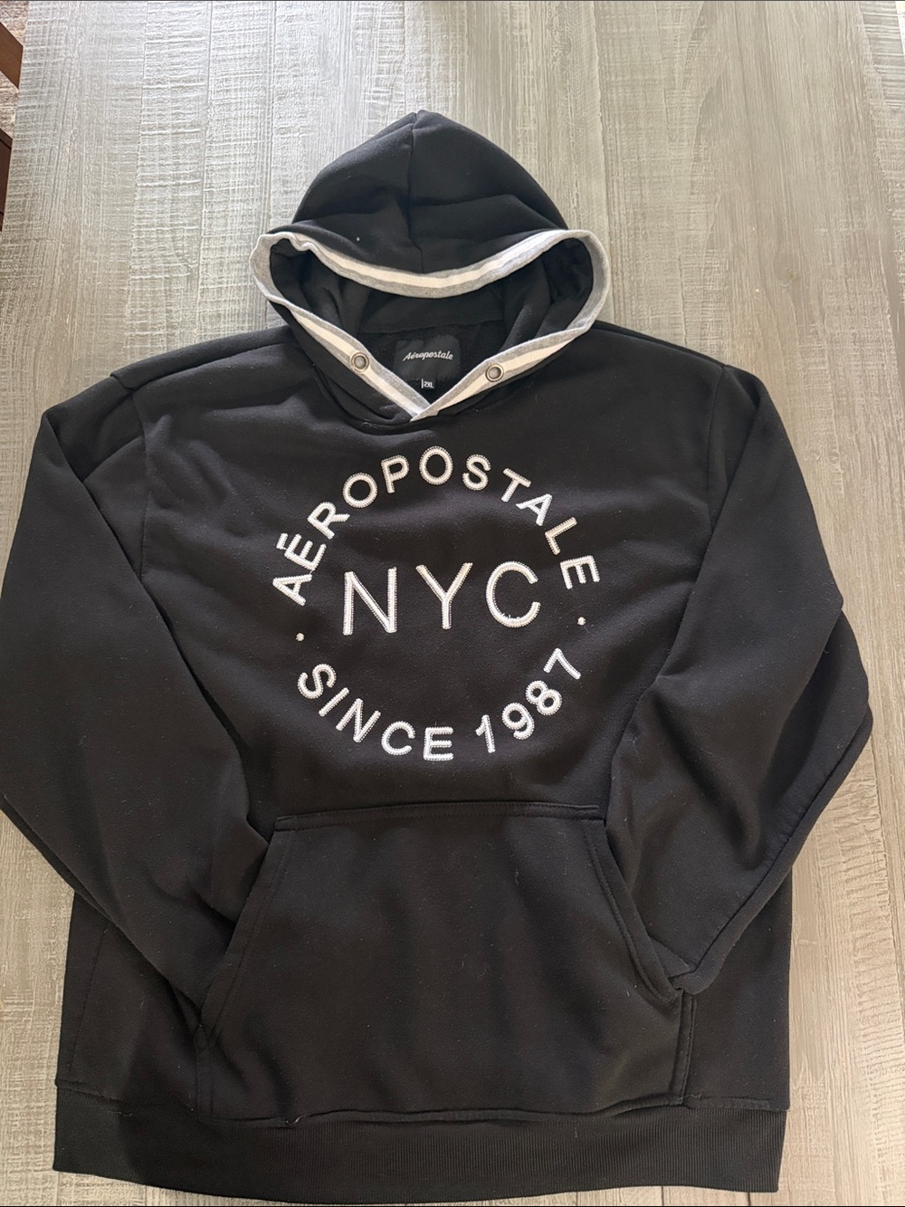 Aeropostale Black & White NYC Pullover Hoodie